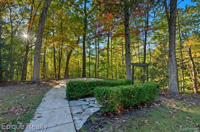 Builiding view seventy one for 2670 Spring Grove, Brighton, MI. 48114