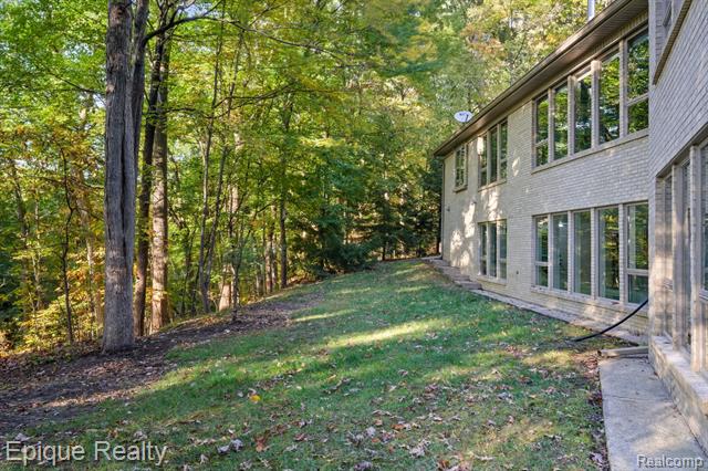 Builiding view seventy three for 2670 Spring Grove, Brighton, MI. 48114