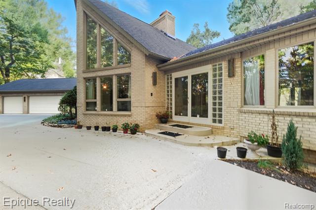 Builiding view six for 2670 Spring Grove, Brighton, MI. 48114