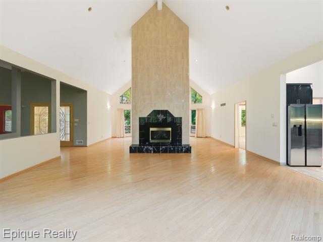 Builiding view sixteen for 2670 Spring Grove, Brighton, MI. 48114