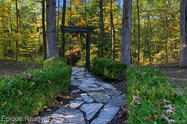 Builiding view ten for 2670 Spring Grove, Brighton, MI. 48114