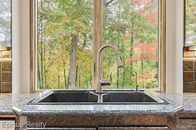 Builiding view thirty for 2670 Spring Grove, Brighton, MI. 48114