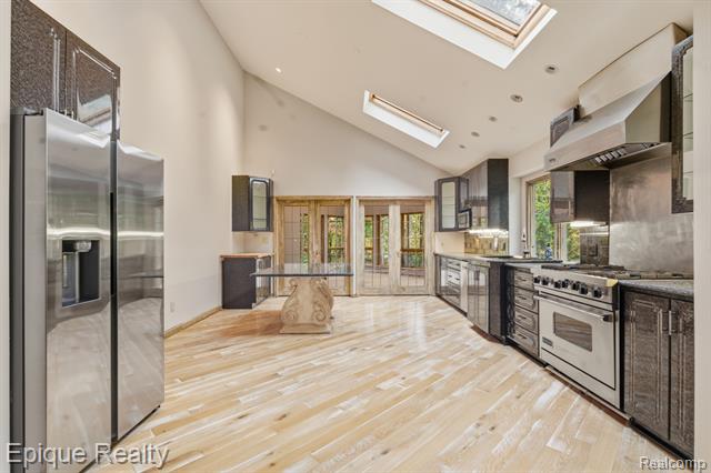 Builiding view twenty eight for 2670 Spring Grove, Brighton, MI. 48114