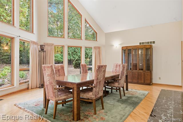 Builiding view twenty one for 2670 Spring Grove, Brighton, MI. 48114