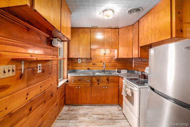 Builiding view eight for 15303 Longfellow, Byron, MI. 48418