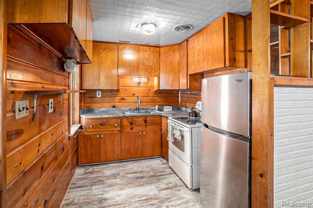 Builiding view seven for 15303 Longfellow, Byron, MI. 48418