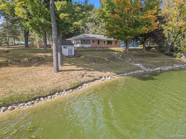 Builiding view thirty one for 15303 Longfellow, Byron, MI. 48418