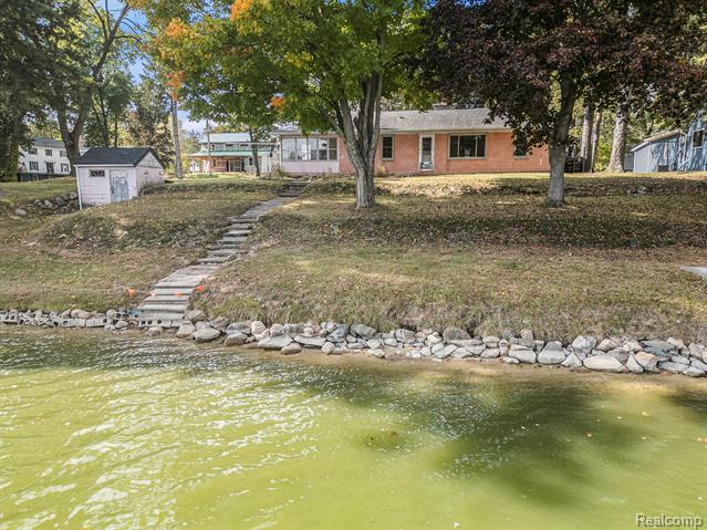 Builiding view thirty two for 15303 Longfellow, Byron, MI. 48418