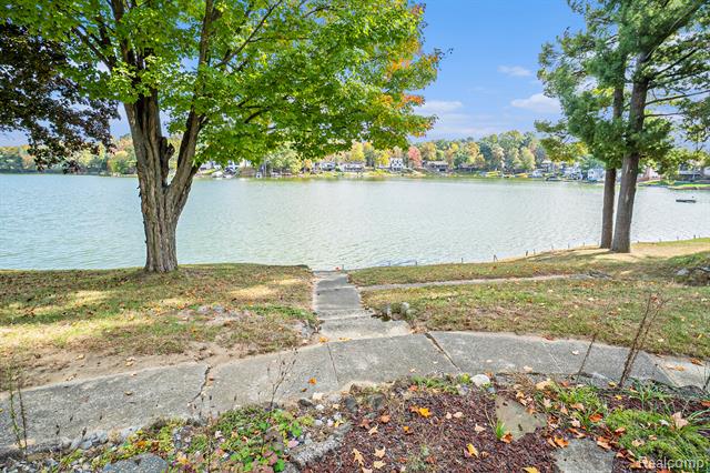 Builiding view twenty three for 15303 Longfellow, Byron, MI. 48418