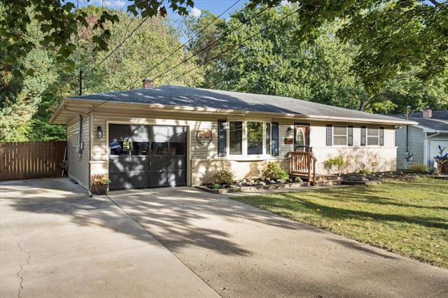 front view for 540 Cosmopolitan Avenue, Marshall, Mi. 49068