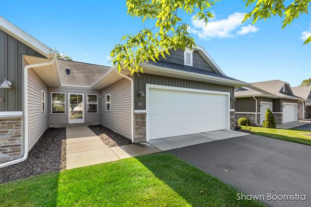 Builiding view one for 8105 Amber Crest, Byron Center, MI. 49315