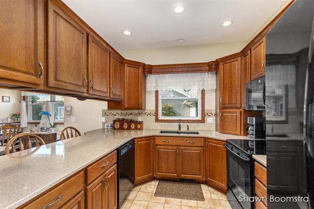 Builiding view six for 8105 Amber Crest, Byron Center, MI. 49315