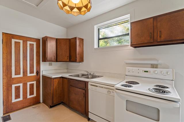 Builiding view eleven for 408 Water, Cassopolis, MI. 49031