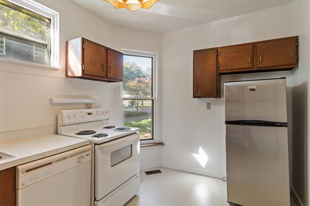 Builiding view ten for 408 Water, Cassopolis, MI. 49031