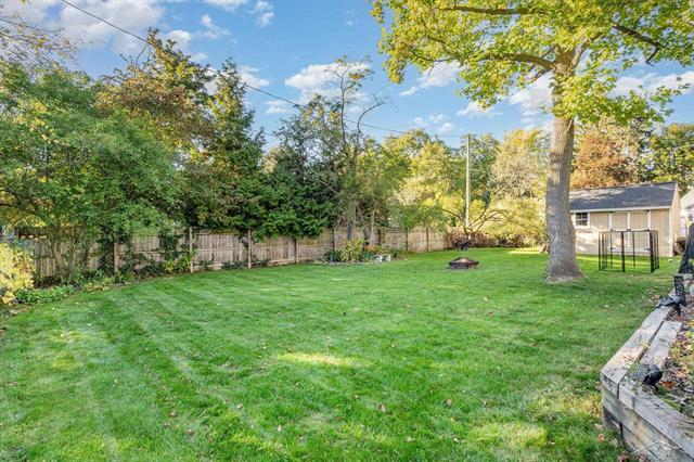 Builiding view forty for 611 Nurmi, Bay City, MI. 48708