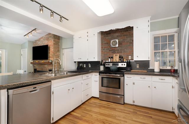 Builiding view seventeen for 611 Nurmi, Bay City, MI. 48708