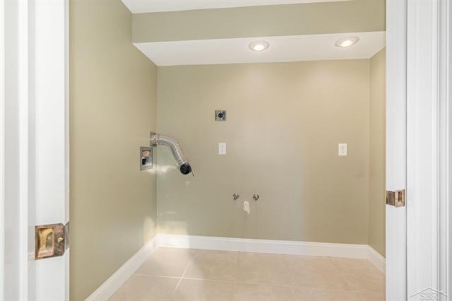 Builiding view thirty four for 611 Nurmi, Bay City, MI. 48708