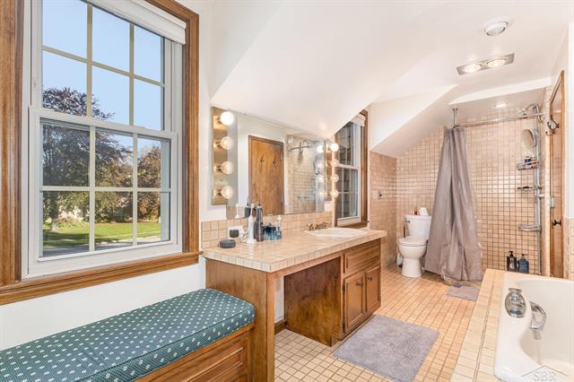 Builiding view twenty three for 611 Nurmi, Bay City, MI. 48708