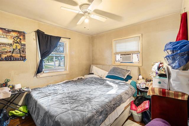 Builiding view ten for 2901 Palmer, Lansing, MI. 48910