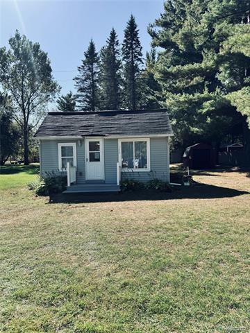 front view for 126 Burnside Road, North Branch, Mi. 48461