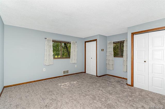 Builiding view seven for 5430 Tittabawassee, Saginaw, MI. 48604