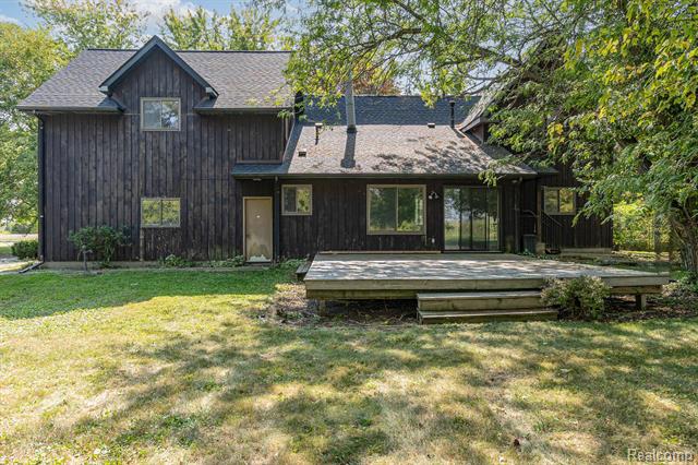 Builiding view twenty one for 5430 Tittabawassee, Saginaw, MI. 48604