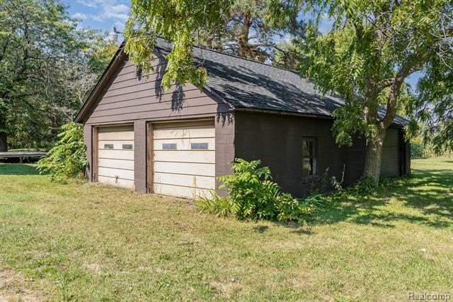 Builiding view twenty three for 5430 Tittabawassee, Saginaw, MI. 48604