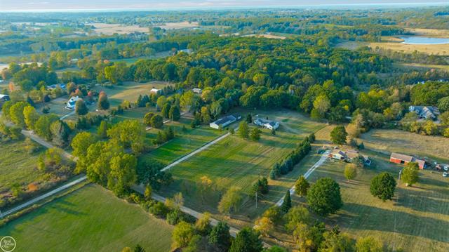 Builiding view fifty one for 300 Parkwood, Metamora, MI. 48455