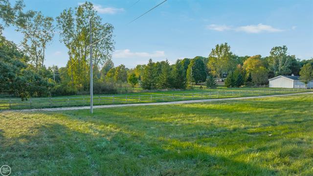 Builiding view fifty six for 300 Parkwood, Metamora, MI. 48455