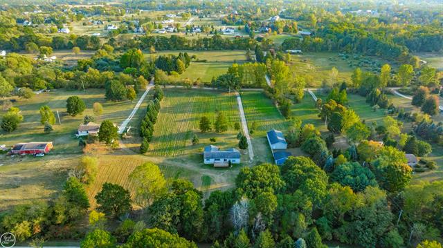 Builiding view fifty three for 300 Parkwood, Metamora, MI. 48455