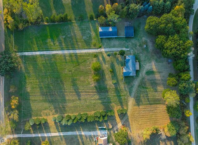 Builiding view fifty two for 300 Parkwood, Metamora, MI. 48455