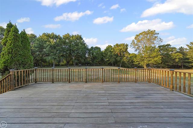 Builiding view forty eight for 300 Parkwood, Metamora, MI. 48455