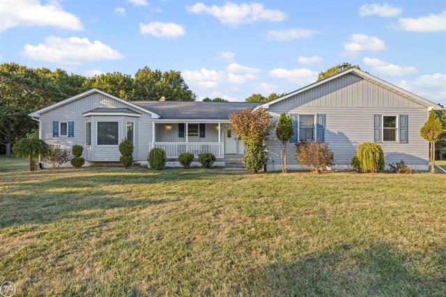 Builiding view forty four for 300 Parkwood, Metamora, MI. 48455