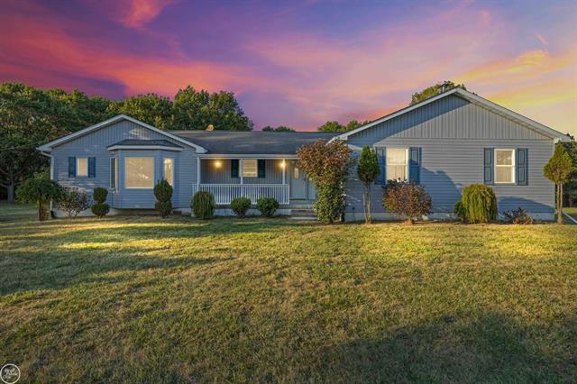 Builiding view seventy five for 300 Parkwood, Metamora, MI. 48455