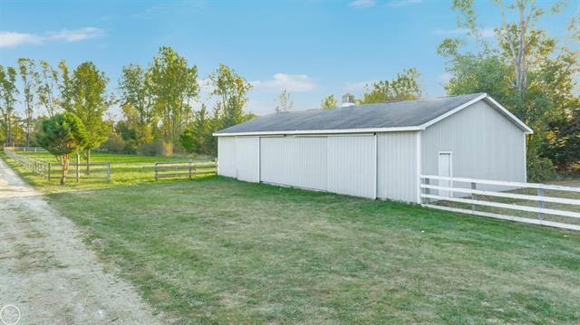 Builiding view sixty five for 300 Parkwood, Metamora, MI. 48455