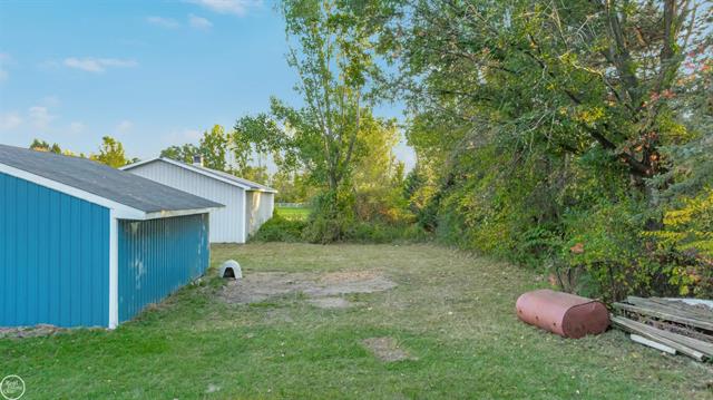 Builiding view sixty six for 300 Parkwood, Metamora, MI. 48455