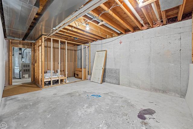 Builiding view thirty four for 300 Parkwood, Metamora, MI. 48455