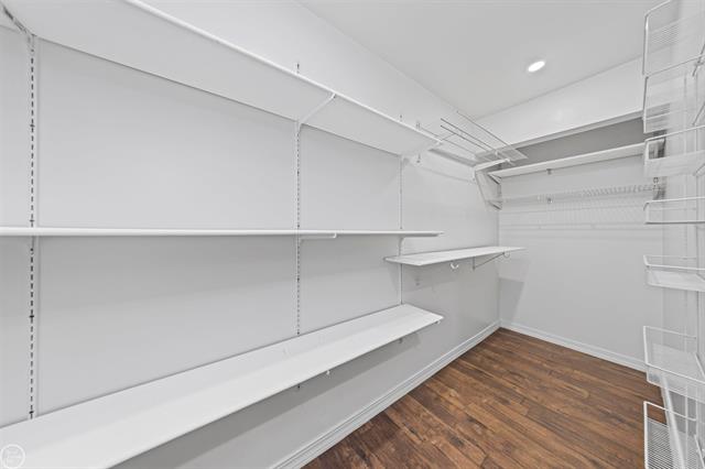 Builiding view twenty four for 300 Parkwood, Metamora, MI. 48455