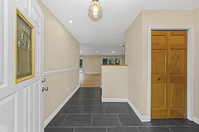 Builiding view two for 300 Parkwood, Metamora, MI. 48455