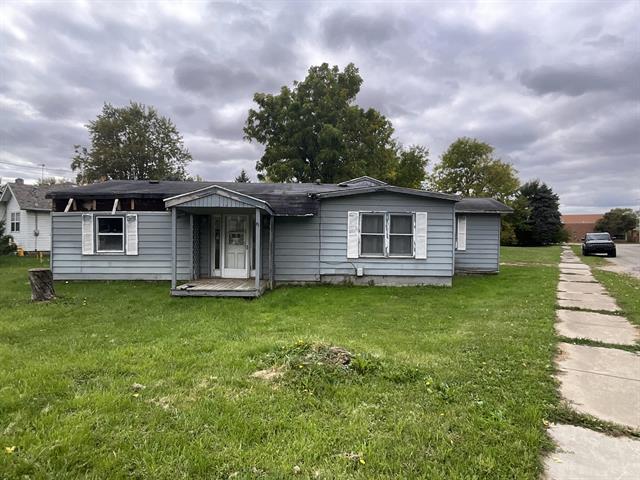 front view for 406 First Street, Sunfield, Mi. 48890