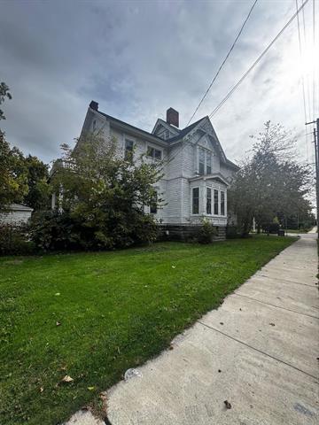 Builiding view one for 2101 5Th, Bay City, MI. 48708