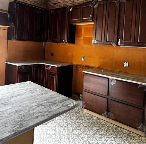 Builiding view six for 2101 5Th, Bay City, MI. 48708