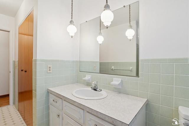 Builiding view thirteen for 1114 Valetta, Temperance, MI. 48182