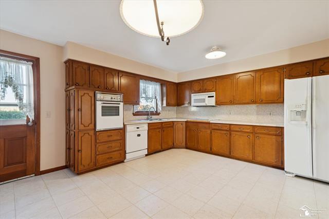 Builiding view twenty four for 1114 Valetta, Temperance, MI. 48182