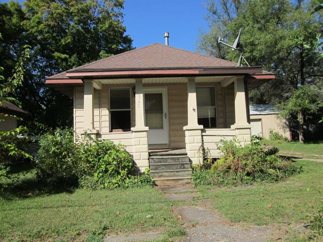 front view for 340 Sutherland Avenue, Watervliet, Mi. 49098