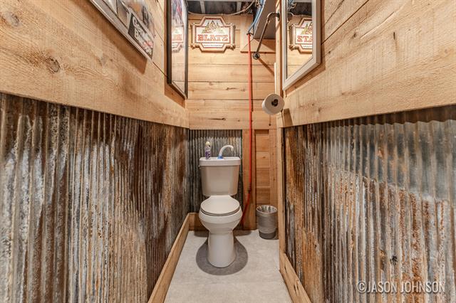 Builiding view fifty for 23941 Beers, Mesick, MI. 49668