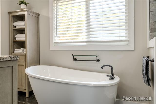 Builiding view sixty three for 23941 Beers, Mesick, MI. 49668