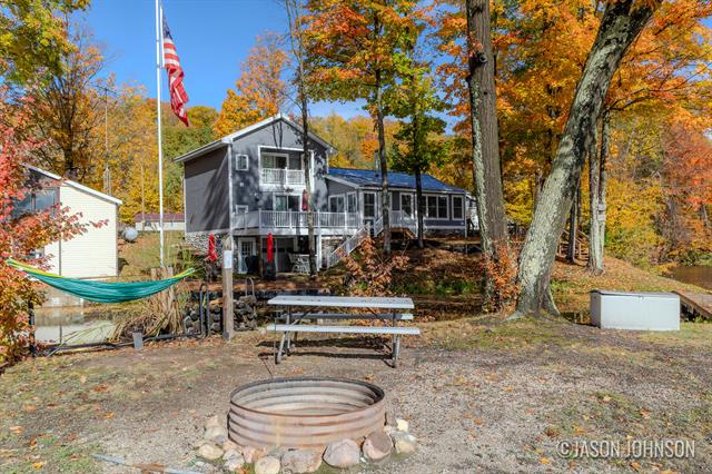 Builiding view twenty for 23941 Beers, Mesick, MI. 49668