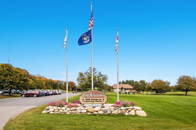 Builiding view fifty nine for 5798 Bay Meadows, Traverse City, MI. 49684