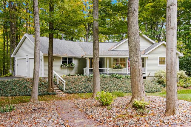 Builiding view one for 5798 Bay Meadows, Traverse City, MI. 49684